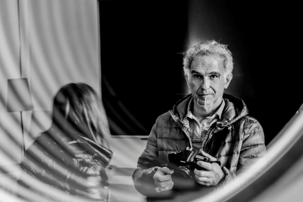Autorretrato Fashion: Como Ser Seu Próprio Modelo em Ensaio Urbano
